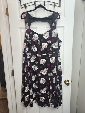 Torrid Black Midi Dress with White Skull & Pink Rose Print, Size 22 = 3X